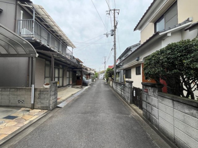 【前面道路含む現地写真】 | 戸建　古三津5丁目