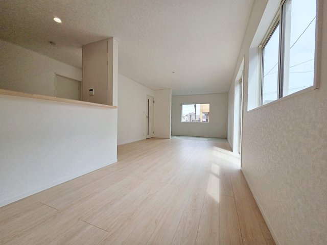 【居間・リビング】 | 東海市加木屋町第36の４号棟【仲介手数料0円】