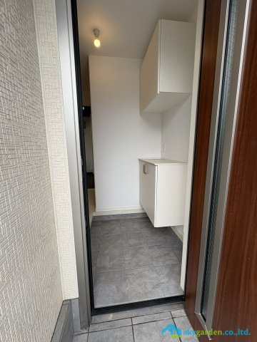 茅ヶ崎市中海岸　中古戸建の玄関|きれいな玄関です