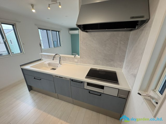 茅ヶ崎市中海岸　中古戸建のキッチン|キッチンでお料理をお楽しみください