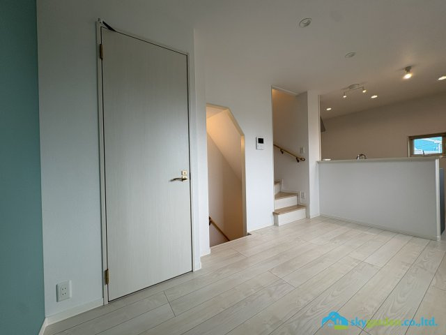茅ヶ崎市中海岸　中古戸建の居間・リビング