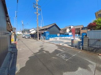 【前面道路含む現地写真】