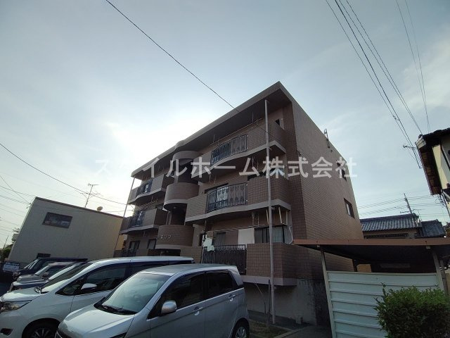 ハイツスズコマの外観