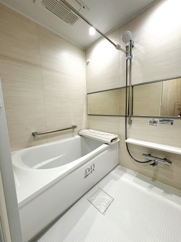 クレストフォルム中野弥生町の浴室|クレストフォルム中野弥生町：浴室には浴室乾燥機・追焚機能が付いております！
