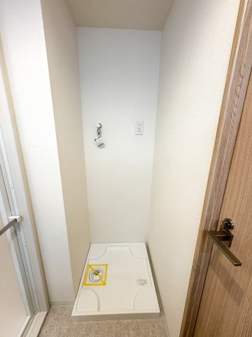クレストフォルム中野弥生町のランドリースペース|クレストフォルム中野弥生町：室内洗濯機置き場です！
