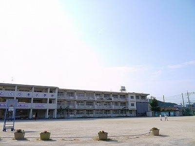 【周辺】 | プリムローズ徳力新町Ａ | 北九州市立　徳力小学校まで500m