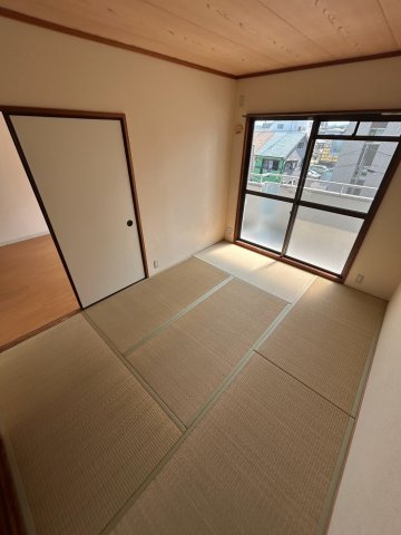 信和マンションの和室