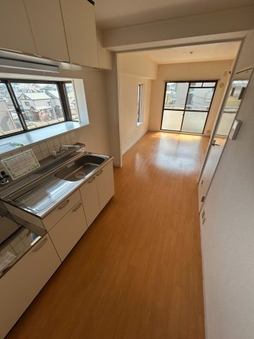 信和マンションの居間・リビング