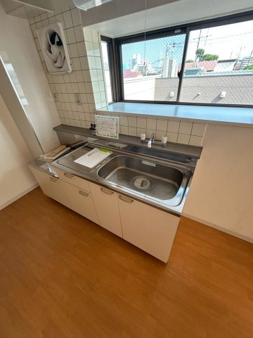 信和マンションのキッチン