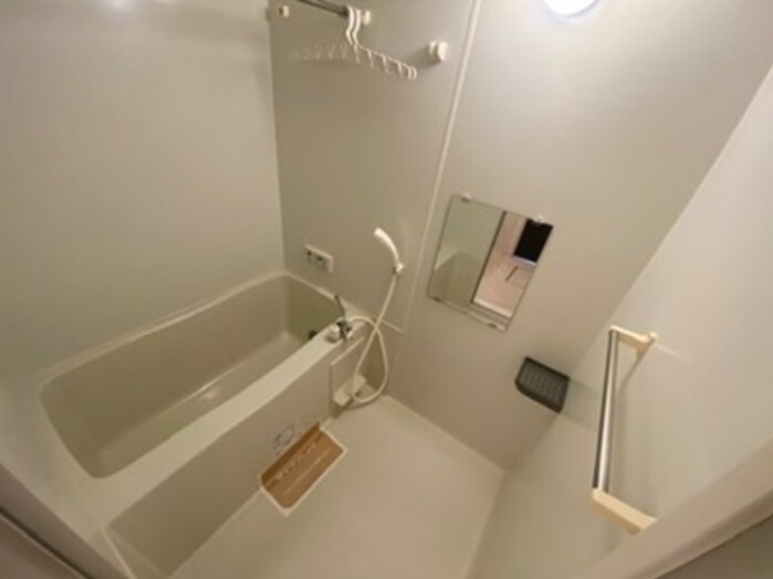 レザン長根Bの浴室|別部屋同一間取りのお写真となります。