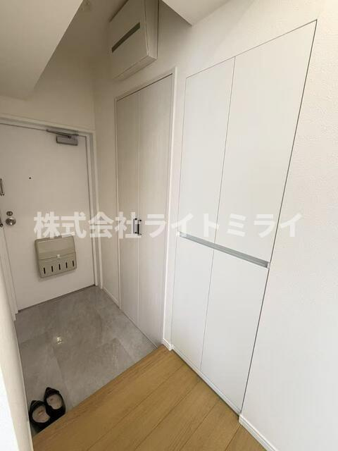 朝日八丁堀マンションの玄関