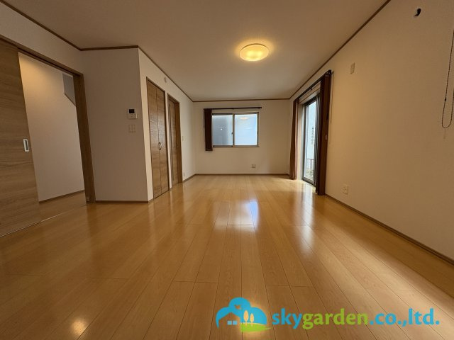 茅ヶ崎市菱沼２丁目　中古戸建　全１棟の居間・リビング