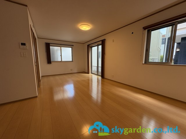 茅ヶ崎市菱沼２丁目　中古戸建　全１棟の居間・リビング|リビングです