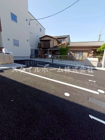 ジーメゾン豊橋レリウスの駐車場