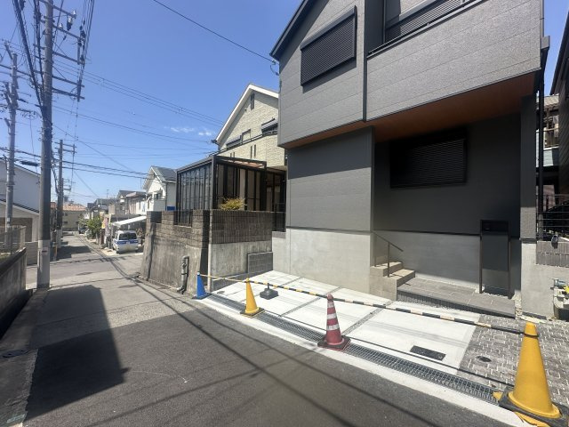 神戸市垂水区星陵台７丁目新築戸建の前面道路含む現地写真