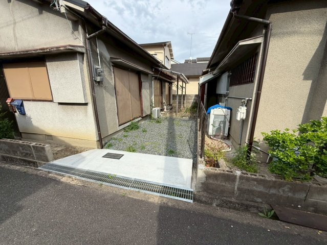 宮本短期の駐車場