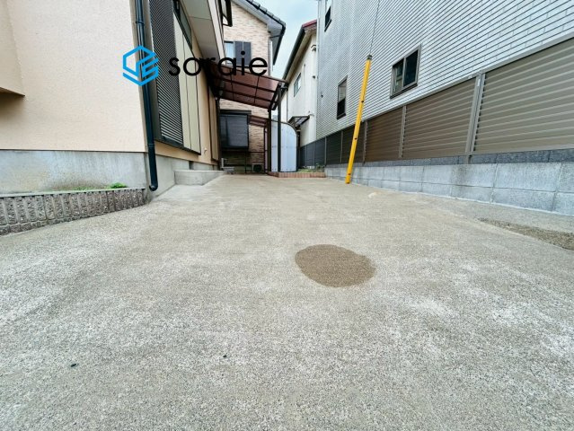 川越市今成４丁目　中古戸建の駐車場|令和8年5月8日撮影。