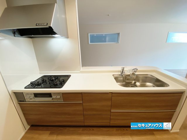 【完成】名古屋市南区南野町2丁目　全4棟のキッチン|【キッチン】
◆同時にたくさんの料理が調理できる。「焼く・蒸す・煮る」の工程を同時進行で進めることができるので、料理を素早く作ることができます。育児でバタバタ忙しいママに嬉しい♪