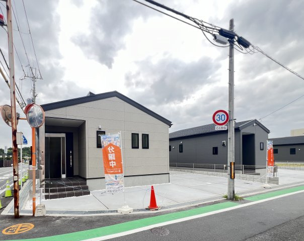 香芝市高　全４棟の外観