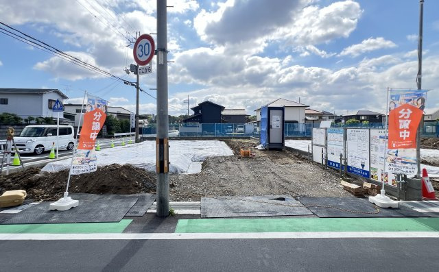 香芝市高　全４棟の前面道路含む現地写真