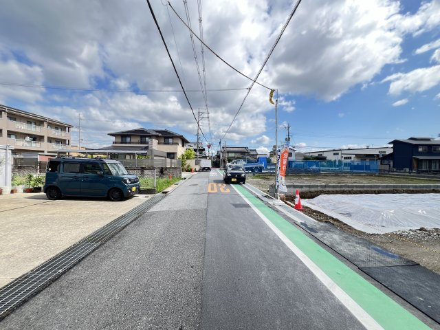 香芝市高　全４棟の前面道路含む現地写真