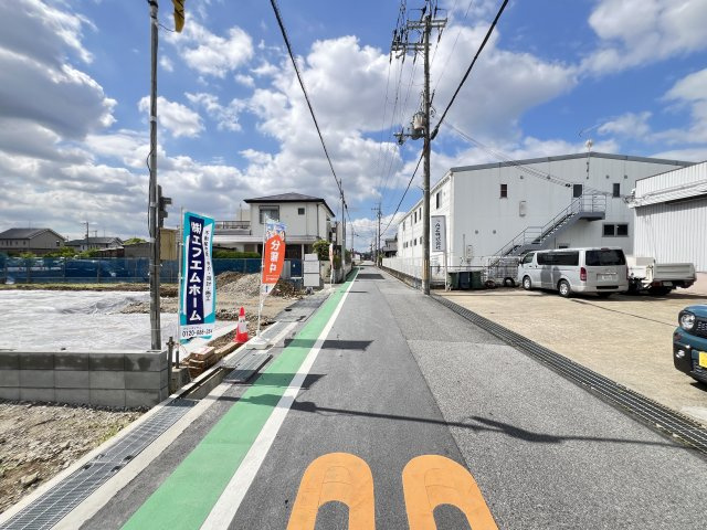 香芝市高　全４棟の前面道路含む現地写真