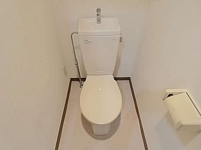 レージュ　ウエストのトイレ|落ち着いた色調のトイレです