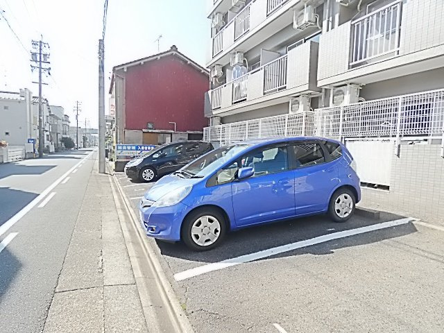 セピアパレスＴＡＫＥＭＩの駐車場|駐車場があります