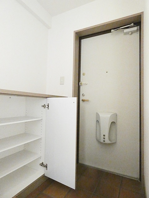 ビューテラス銀河の玄関|明るい玄関です