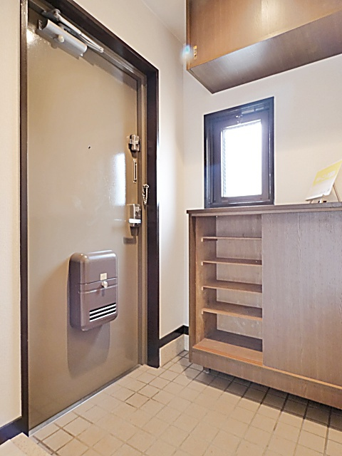 横井ビルの収納|シューズBOXです