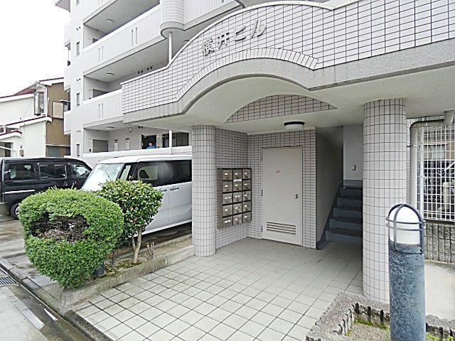 横井ビルのエントランス|エントランスです
