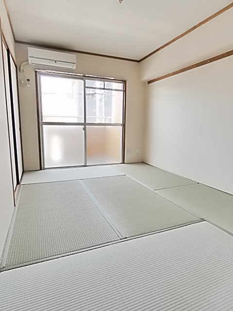 丸和マンションの和室|和室ならではの温かな和の空間で寛ぎの時間を過ごせます
