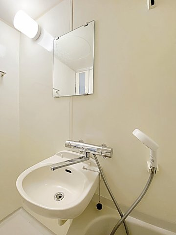 メゾン鶴里の浴室|コンパクトで使いやすいお風呂です