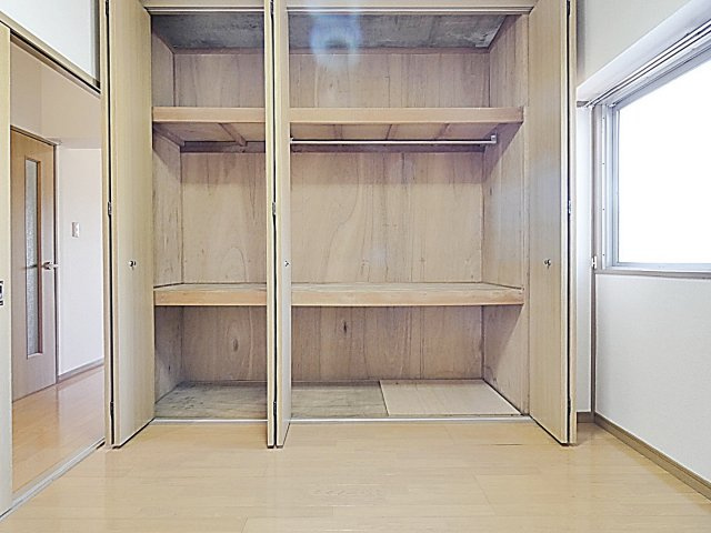 名栄ビルの収納|こまごまとしたものを収納できそうですね