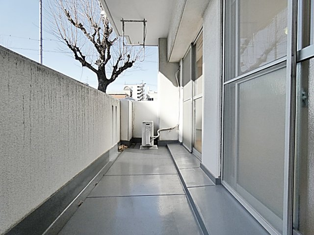 名栄ビルのバルコニー|バルコニー付きです