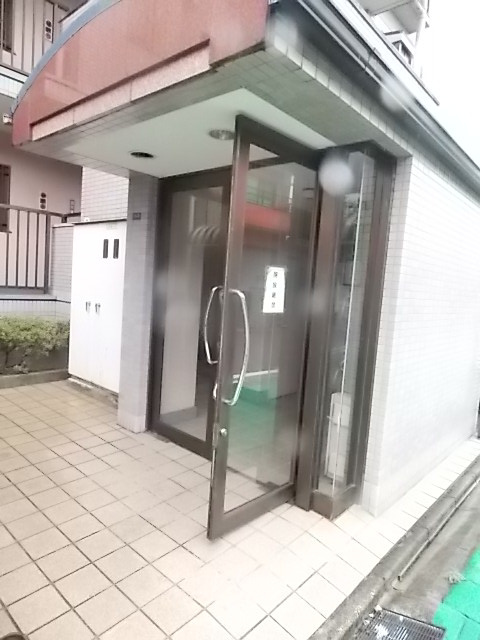 エクセル田幡のエントランス|建物の内部です