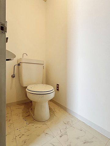 リバーサイド・ヒルのトイレ|コンパクトで使いやすいトイレです