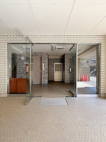 ユタカマンションのエントランス|落ち着いたエントランスです