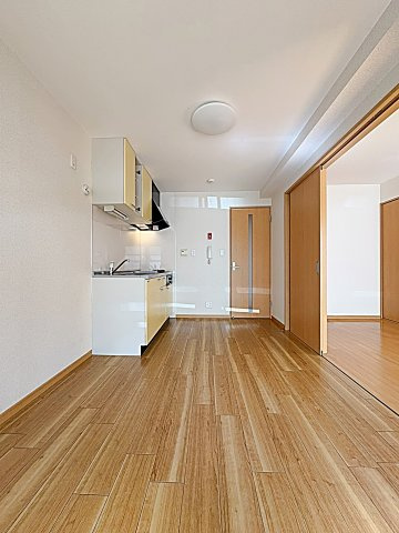 ユタカマンションの居間・リビング|使いやすい居間です