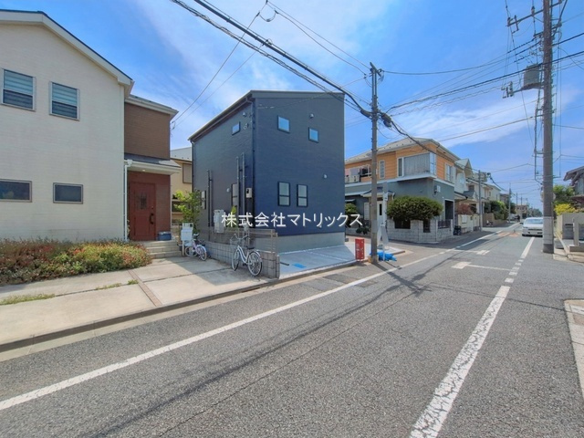 練馬区大泉学園町8丁目　準急停車駅　耐震×省エネ住宅　限定1棟の前面道路含む現地写真