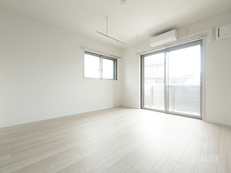 エレガンス十条の居間・リビング|人気の角部屋です☆