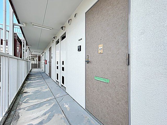 ヴァンベール本郷の玄関|収納もある玄関です