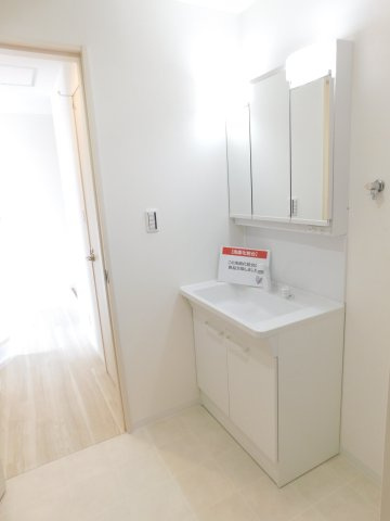 名古屋市北区山田４丁目の中古一戸建の独立洗面台|◇洗面室◇　　洗面台新品交換　床下収納庫完備　（令和８年３月リフォーム済）
