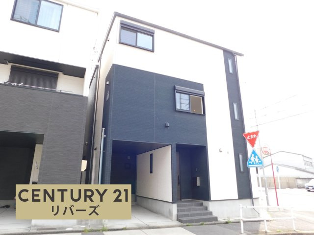 名古屋市北区山田４丁目の中古一戸建の外観|☆令和３年築☆　　いつでもご案内出来ます♪（お問合せ当日、平日、水曜、夜間の見学でもＯＫ）　令和８年３月リフォーム済！　「大曽根」駅徒歩１０分♪　角地！　ビルトインガレージ！　小学校まで２０ｍ♪