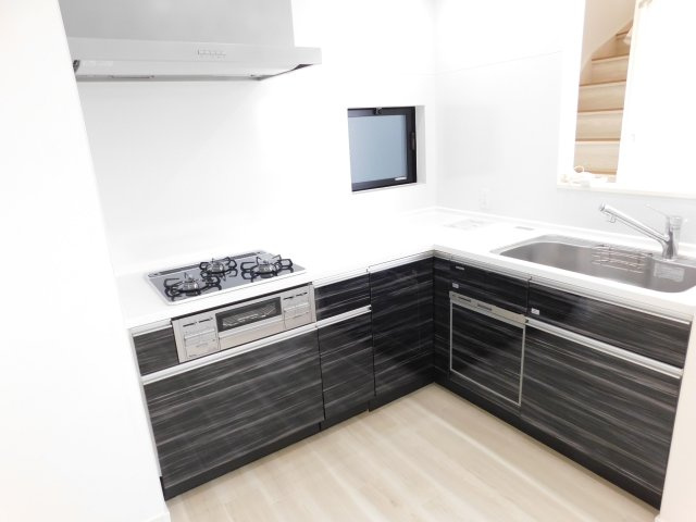 名古屋市北区山田４丁目の中古一戸建のキッチン|◇キッチン◇　　コンロ新品交換　食洗機付き　（令和８年３月リフォーム済）
