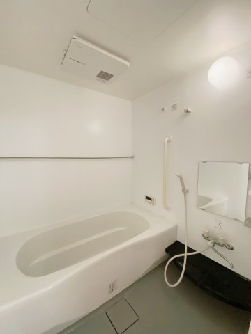 グランシャリオ前屋敷Aの浴室
