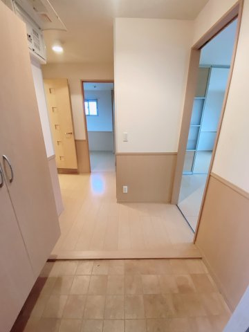 グランシャリオ前屋敷Aの玄関