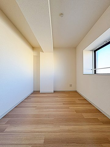 ステージ２１の洋室|明るい洋室です