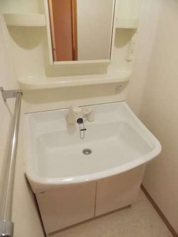 ルーチェ庄内緑地の洗面所|忙しい朝には欠かせない洗面所です