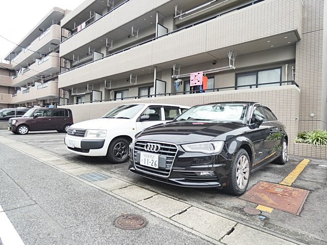 サンメゾンウエストの駐車場|駐車場があります